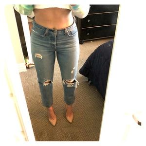 Levi’s wedgie straight light distressed jeans